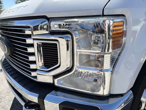 Used 2022 Ford F350 Lariat w/ Chrome Package image 9