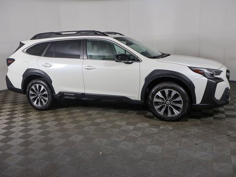 Used 2023 Subaru Outback Limited XT AWD/4WD image 22