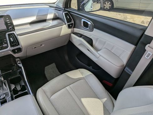 Certified 2023 Kia Sorento SX FWD image 18