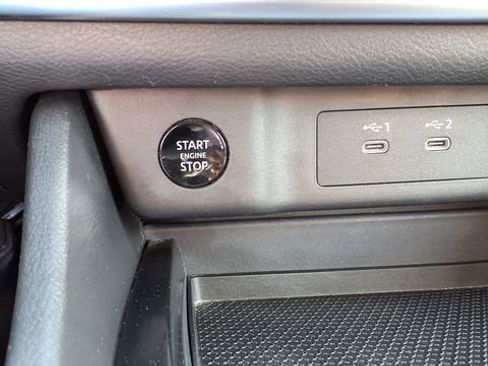 Used 2025 Nissan Rogue SV image 28