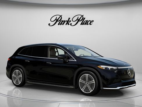 Used 2023 Mercedes-Benz EQS 450+ SUV image 31