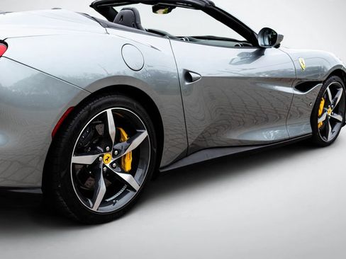 Certified 2022 Ferrari Portofino M RWD image 19