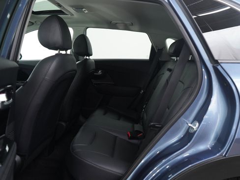 Used 2022 Kia Niro Touring Special Edition image 17