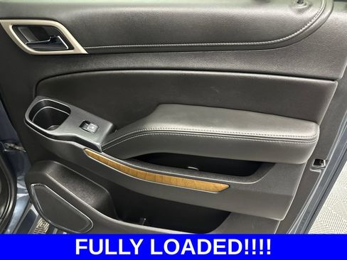Used 2020 GMC Yukon XL Denali w/ Denali Premium Package RWD image 18