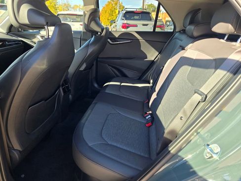 Used 2023 Kia Niro SX Touring image 26