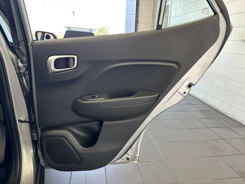 Used 2025 Hyundai Venue SEL FWD image 47