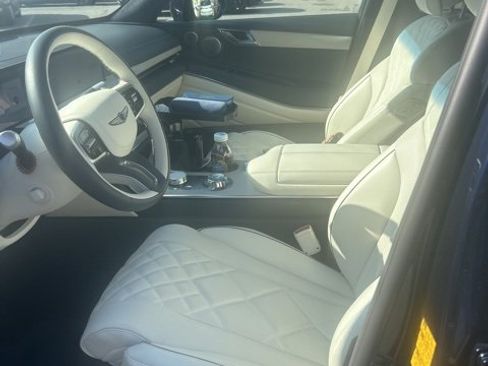 Used 2025 Genesis GV80 3.5T Prestige image 3
