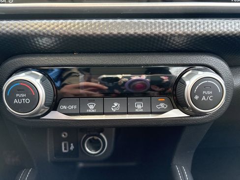 Used 2019 Nissan Kicks SV image 25
