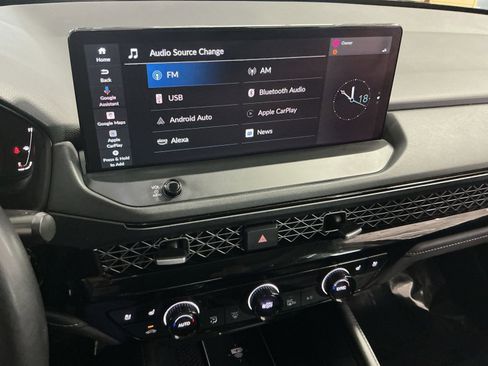 Used 2023 Honda Accord Touring image 26