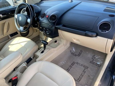 Used 2009 Volkswagen Beetle S image 20