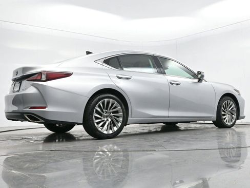 Used 2019 Lexus ES 350 Ultra Luxury w/ Accessory Package image 45