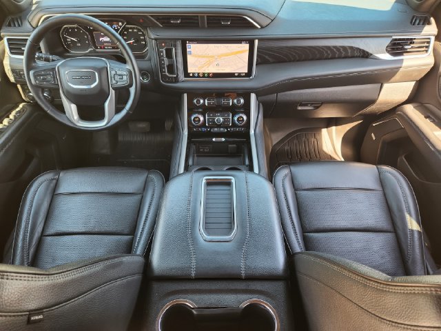 Used 2021 GMC Yukon XL Denali w/ Denali Premium Package AWD/4WD image 27