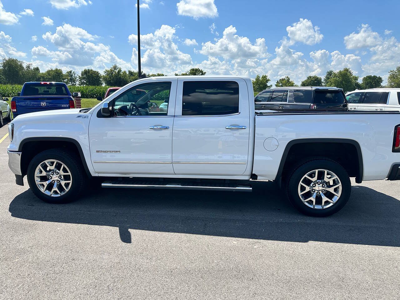Used 2018 GMC Sierra 1500 SLT w/ SLT Premium Package AWD/4WD image 7