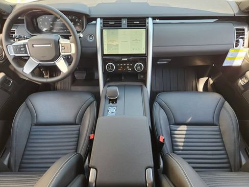 Used 2025 Land Rover Discovery S AWD/4WD image 18