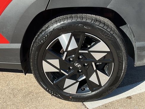 Used 2025 Hyundai Kona SEL image 8