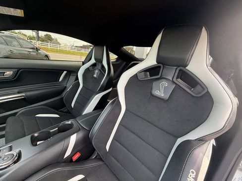 Used 2020 Ford Mustang Shelby GT500 w/ Carbon Fiber Track Pack RWD image 13