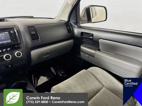 Used 2017 Toyota Sequoia SR5 AWD/4WD image 25