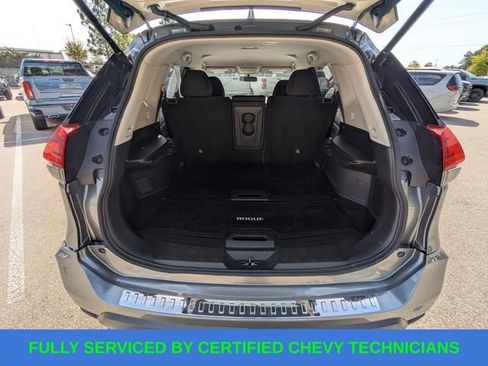 Used 2018 Nissan Rogue SV image 16