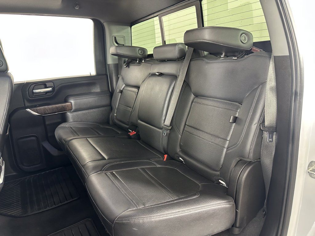 Used 2021 GMC Sierra 3500 Denali w/ Denali Ultimate Package AWD/4WD image 18
