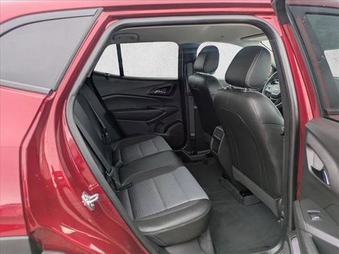 Used 2025 Chevrolet Trax LT image 24