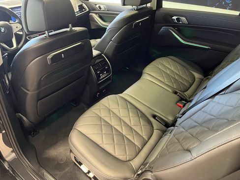 Used 2023 BMW X7 xDrive40i w/ Parking Assistance Package AWD/4WD image 22