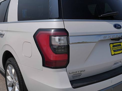 Used 2019 Ford Expedition Limited w/ Equipment Group 302A AWD/4WD image 9