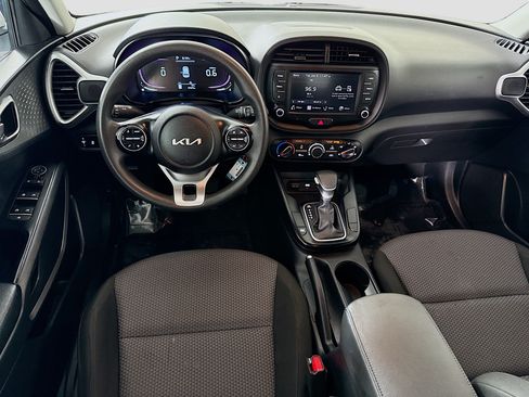 Used 2024 Kia Soul LX w/ Option Group 015 FWD image 17