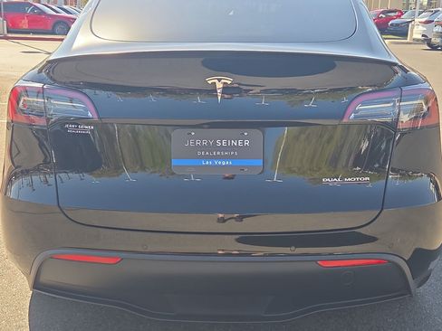 Used 2022 Tesla Model Y Performance AWD/4WD image 13