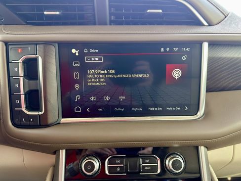 Used 2023 GMC Yukon XL Denali image 25