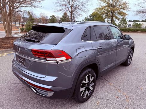 Used 2022 Volkswagen Atlas Cross Sport SE image 11