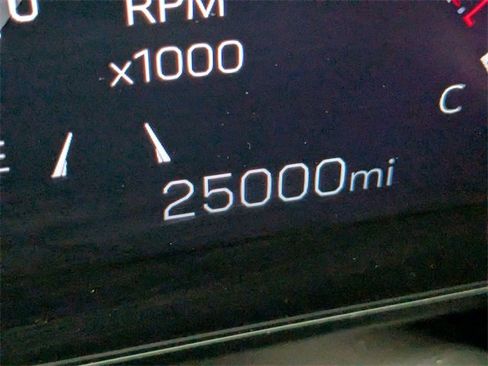 Certified 2025 GMC Yukon Denali image 19