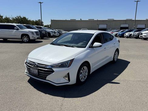 Used 2019 Hyundai Elantra SE w/ Cargo Package FWD image 5