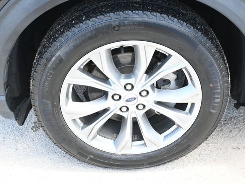 Used 2023 Ford Explorer Limited w/ Equipment Group 301A RWD image 7