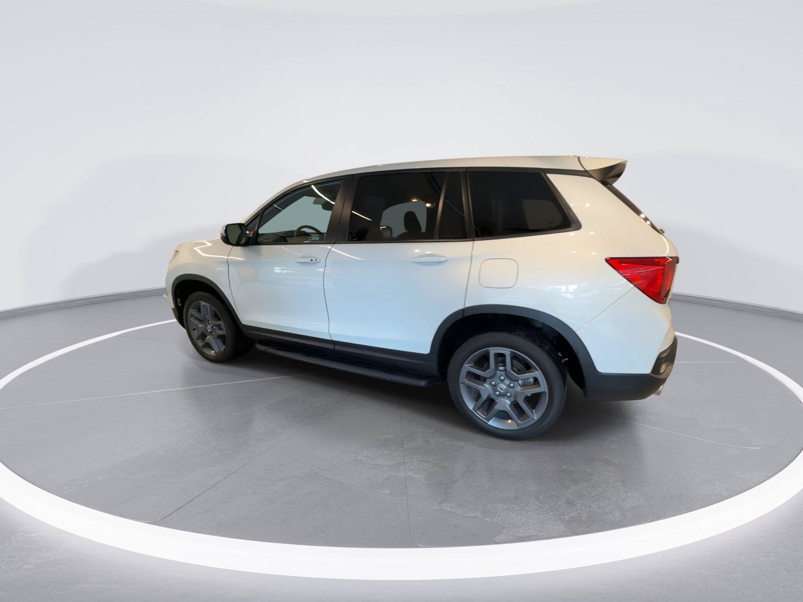 Used 2023 Honda Passport EX-L image 6