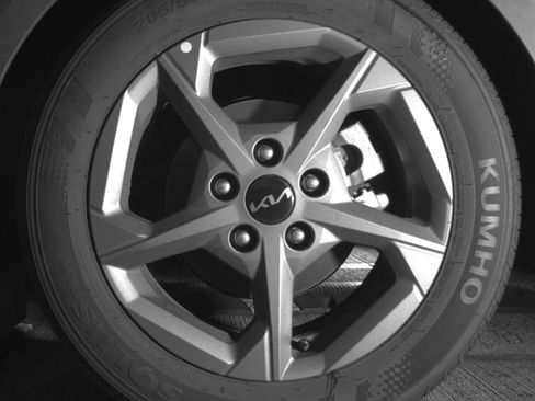 Used 2025 Kia K4 FWD image 14