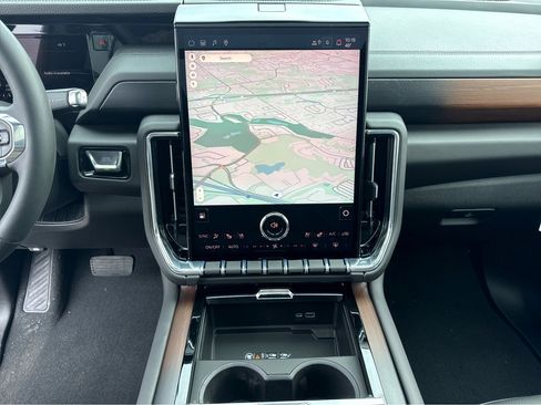 New 2026 GMC Yukon Denali w/ Sun & Power Step Package image 13