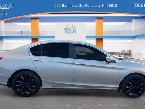 Used 2015 Honda Accord Sport image 4
