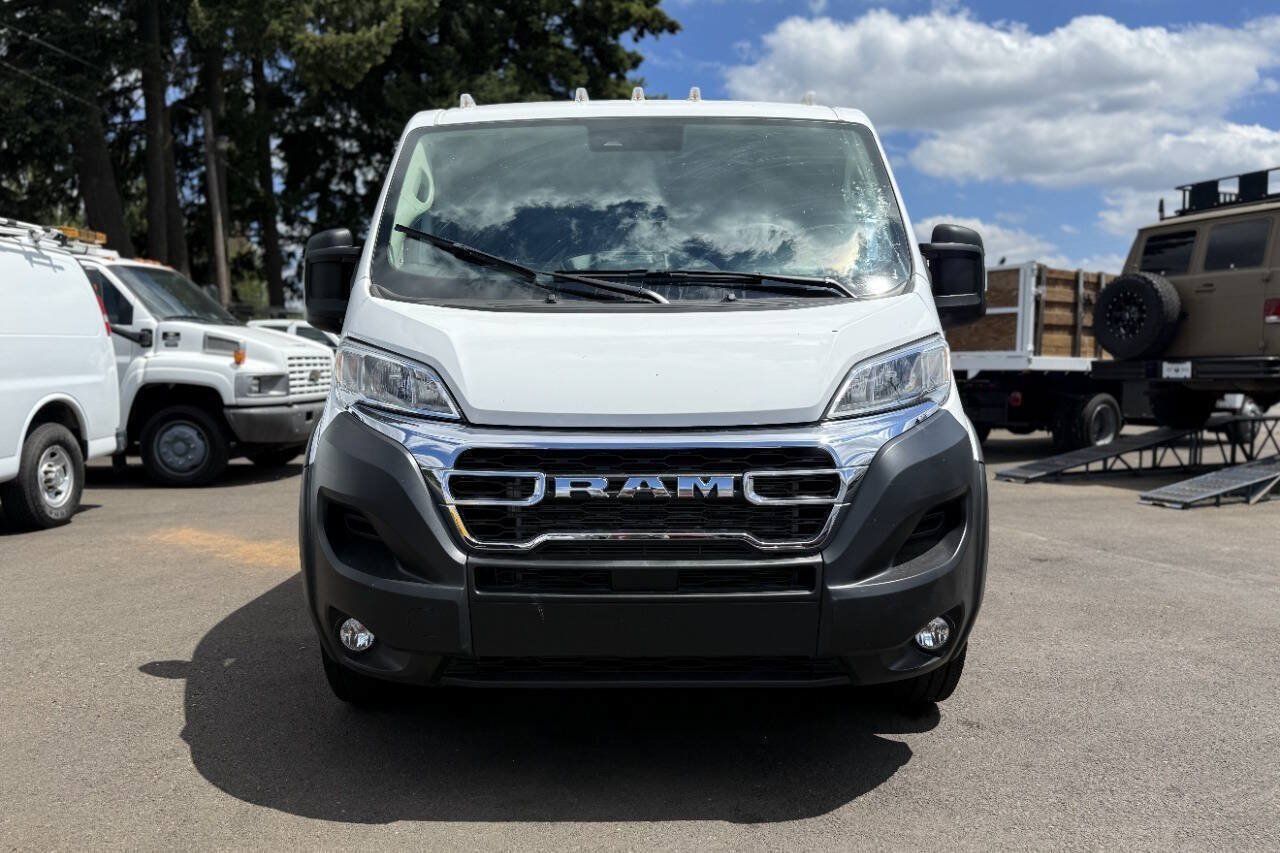 Used 2025 RAM ProMaster 2500 w/ U-Haul Equipment Group FWD image 4