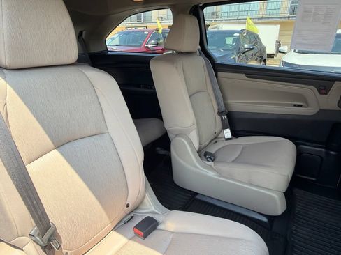 Used 2019 Honda Odyssey LX image 13