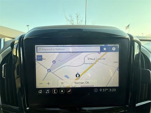 Used 2020 Chevrolet Traverse LT w/ LT Premium Package image 18