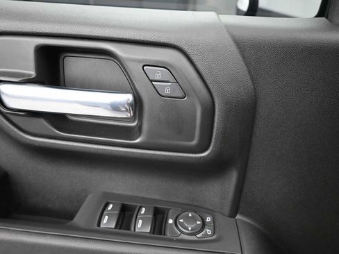 Used 2021 Chevrolet Silverado 1500 Custom Trail Boss AWD/4WD image 19