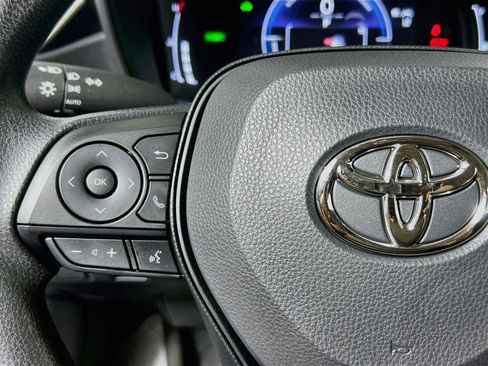 Used 2026 Toyota Corolla LE FWD image 18