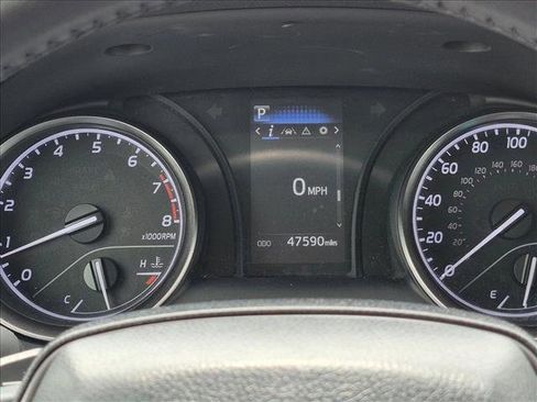 Used 2024 Toyota Camry SE FWD image 11