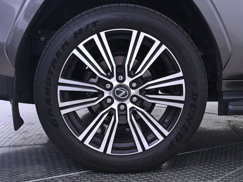 Used 2026 Lexus LX 700h Luxury AWD/4WD image 13