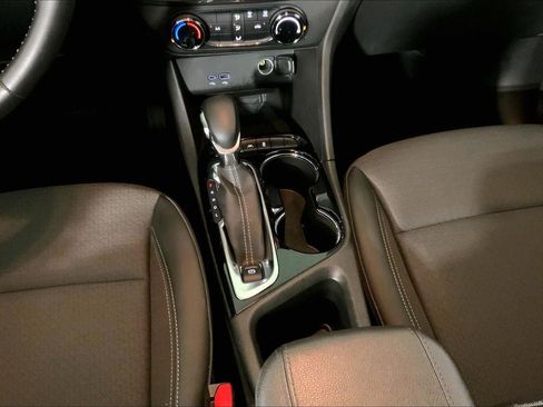 Used 2025 Buick Encore GX Preferred AWD/4WD image 18