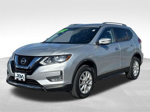 Used 2017 Nissan Rogue SV w/ SV Premium Package image 25