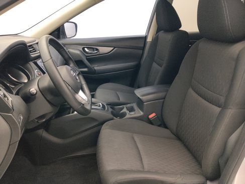 Used 2020 Nissan Rogue SV FWD image 17