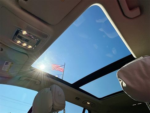 Used 2025 Mercedes-Benz GLS 450 4MATIC image 11