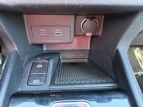 Used 2023 Nissan Kicks SR w/ SR Premium Package image 24