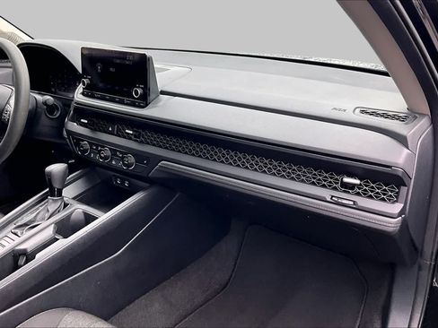 Used 2023 Honda Accord EX image 19